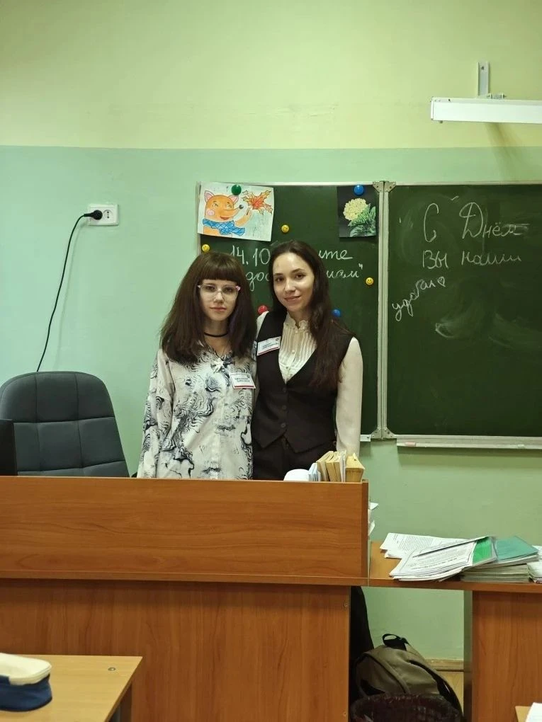 ❗️Всем привет❗️Мы - 10В класс.  Мы очень разные, но очень дружные. Мы активные и веселые. Любим теат