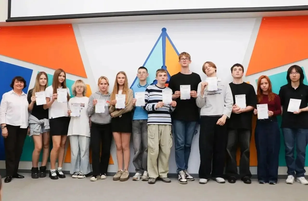 🌟 Гордость школы №4 — гордость Анапы! Ученицы нашей школы, носящей имя Героя Российской Федерации Вя