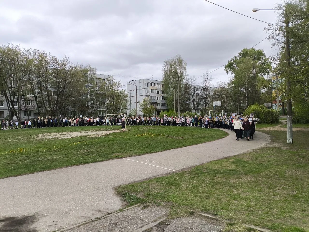 НАШ БЕССМЕРТНЫЙ ПОЛК  9 мая – день в нашей стране особенный. Это и праздник, и печаль одновременно. 