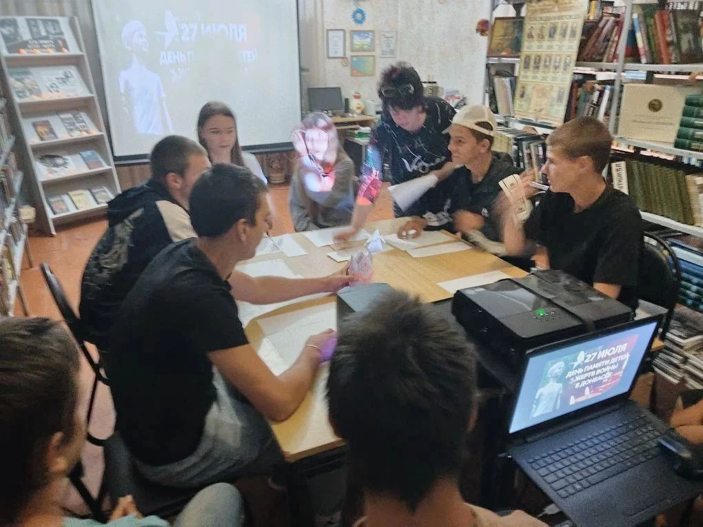 #АнгелыДонбасса
Клуб «33 идеи».
👼Мастер-класс «Белые цветы для ангелов Донбасса».
27 июля, в День п