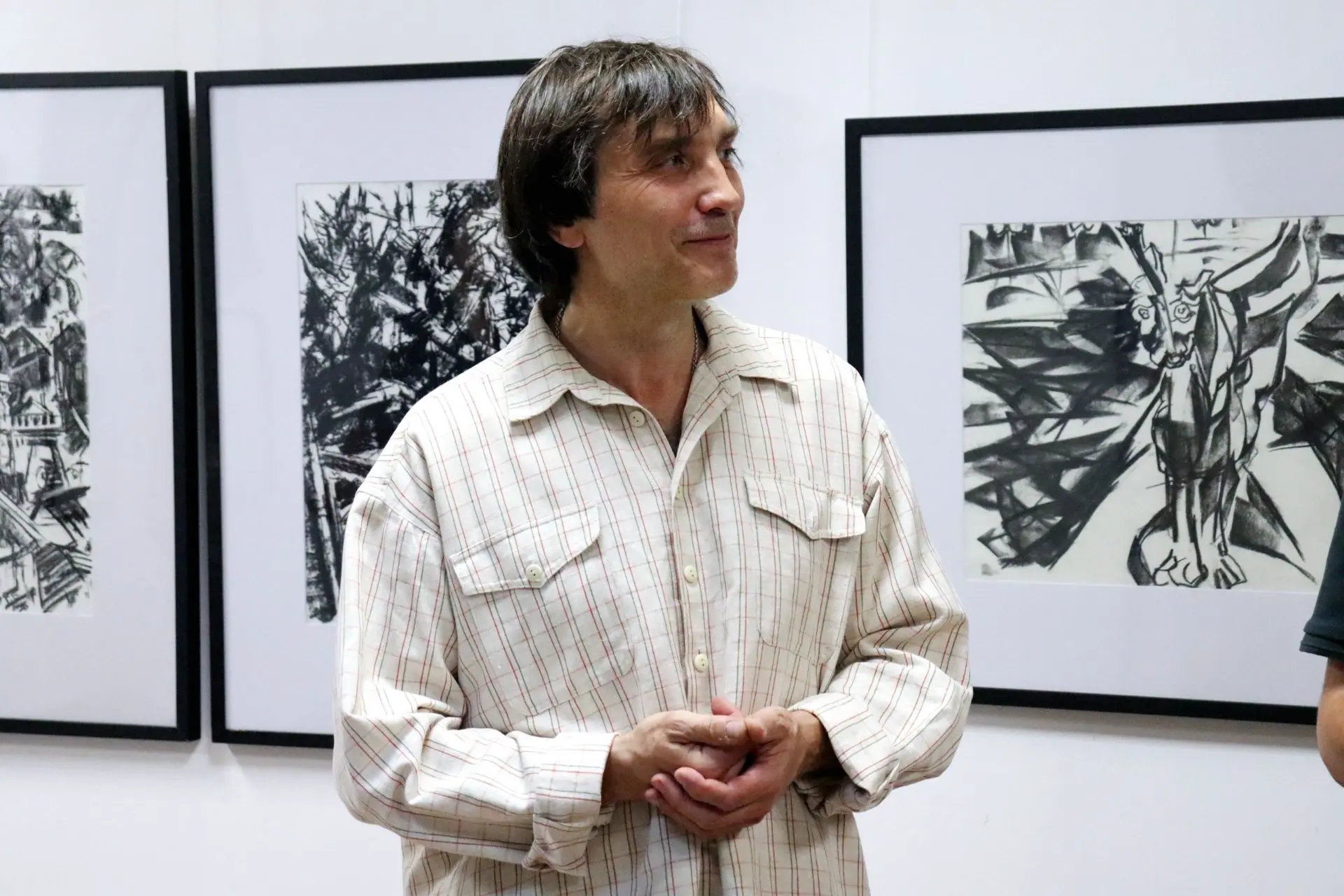🎨 «Ландыши и город»: графический диалог природы и мегаполиса