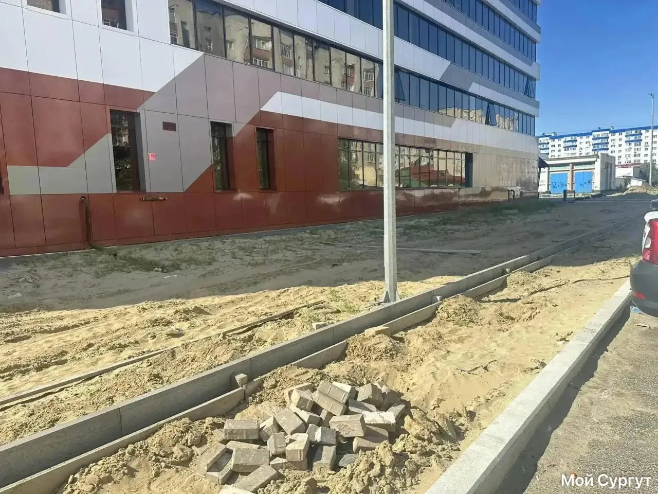 🚧 На проезде Мунарева в Сургуте стартовал финальный этап благоустройства

Сейчас рабочие обустраива