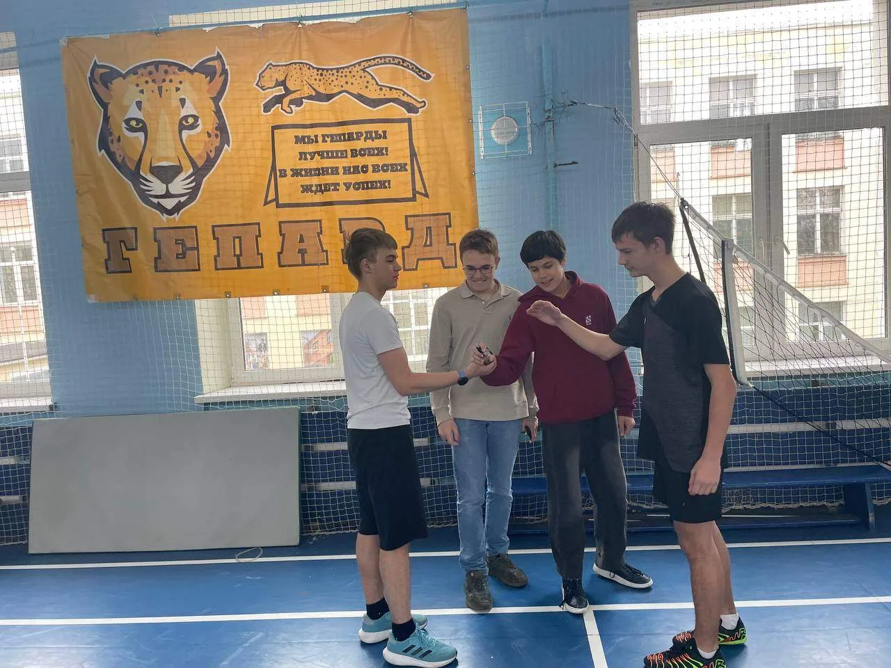 В школьном спортивном клубе «Гепард» продолжается групповой этап чемпионата Лицея по мини-футболу ср