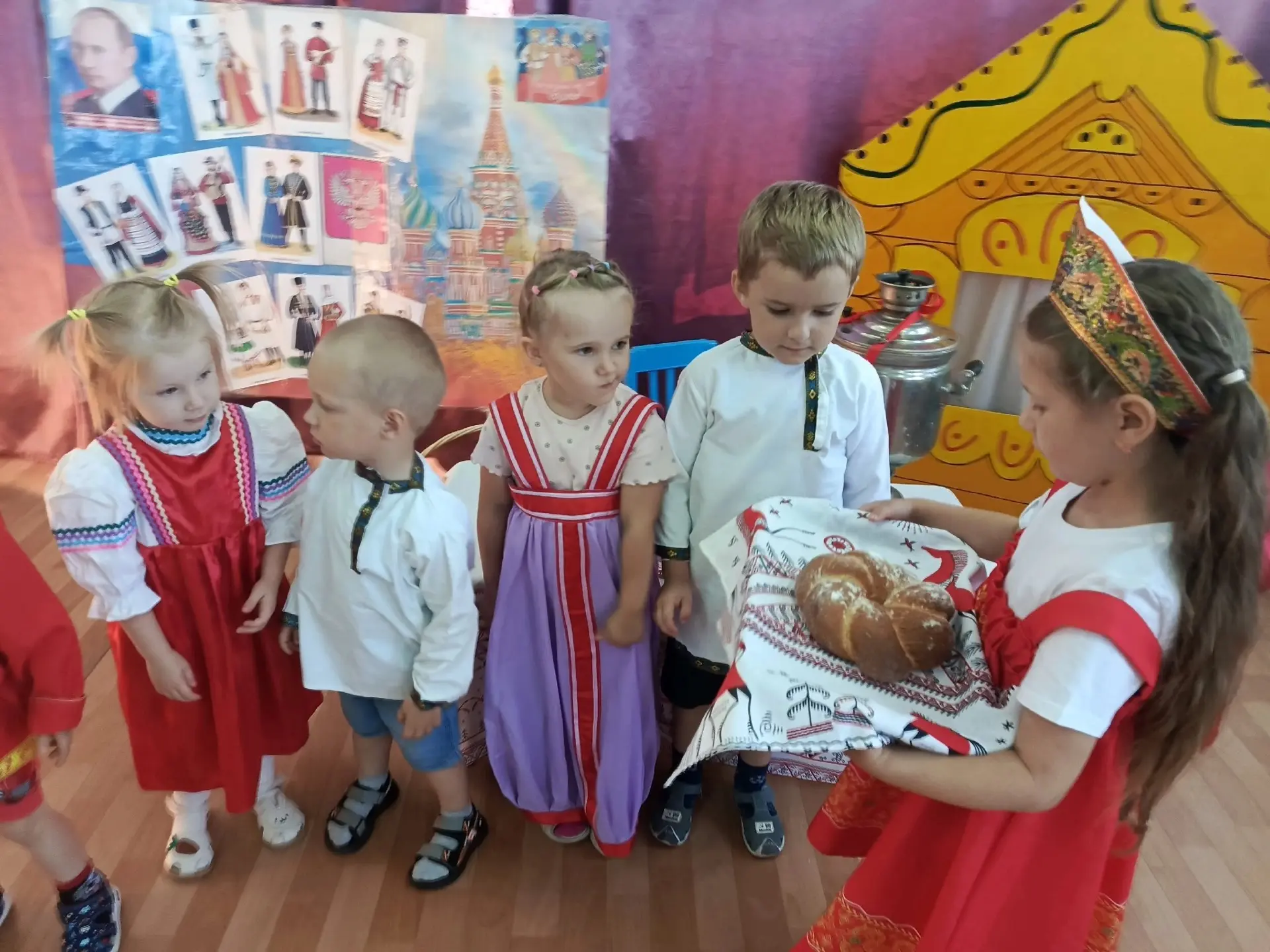 🇷🇺 Мы разные, но мы вместе 🌍: праздник в детском саду «Калинка»

В детском саду «Калинка» (пос. Х