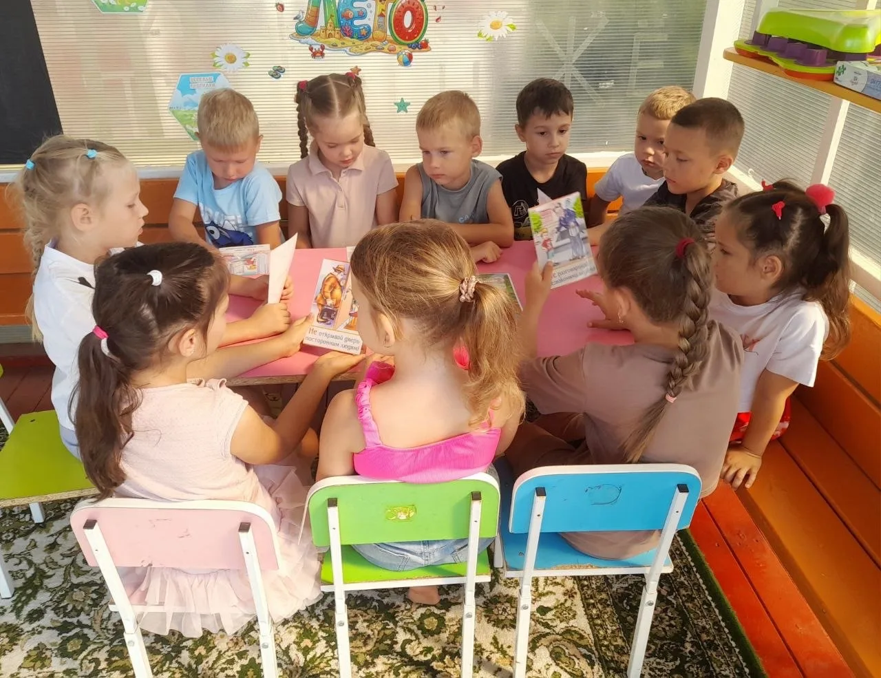 День безопасности в группах «Ромашка» и «Родничок» 🛡️👧👦
