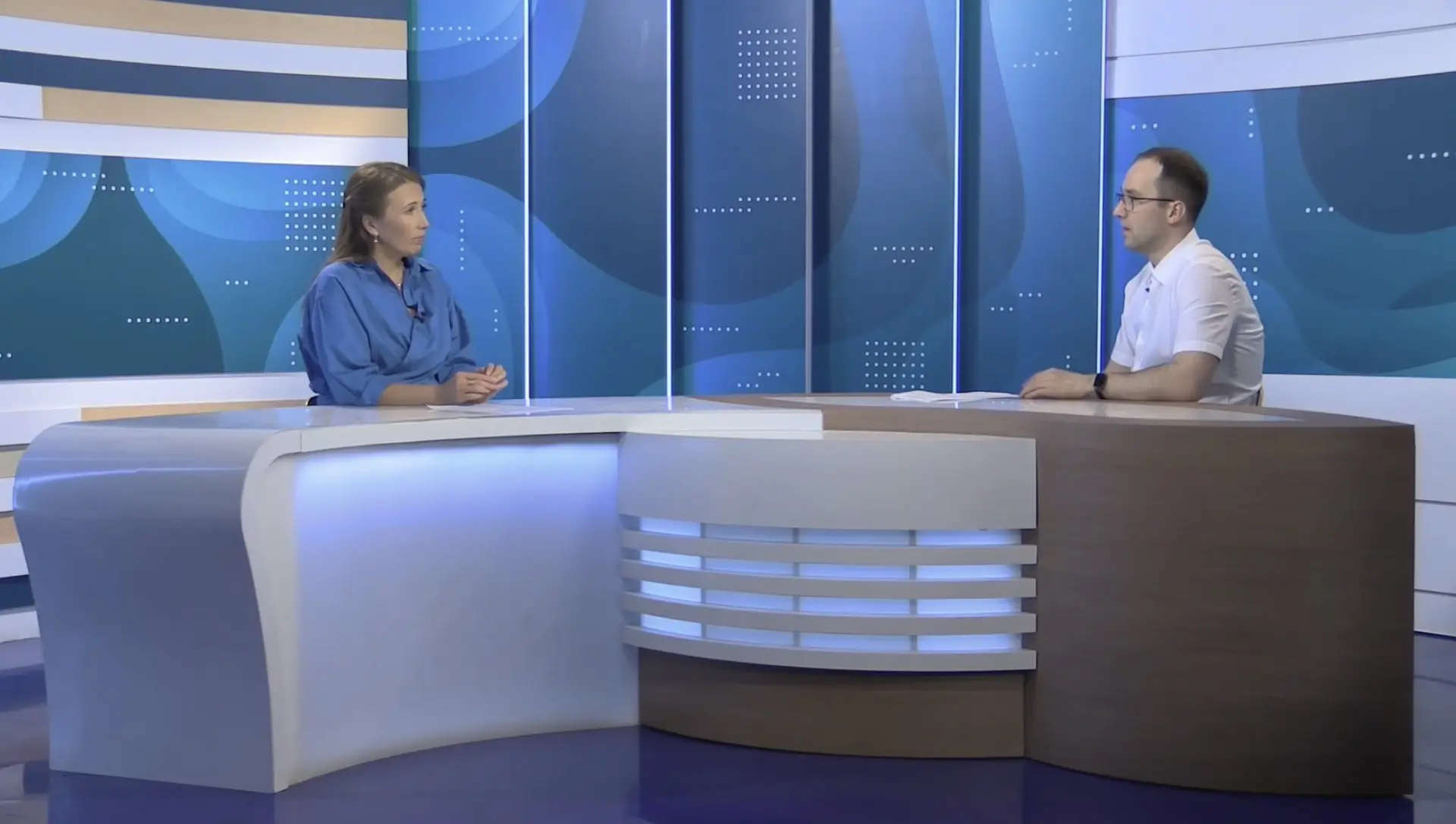 В эфире телеканала «Губерния‑33» заместитель начальника управления ЖКХ Дмитрий Еропов р...