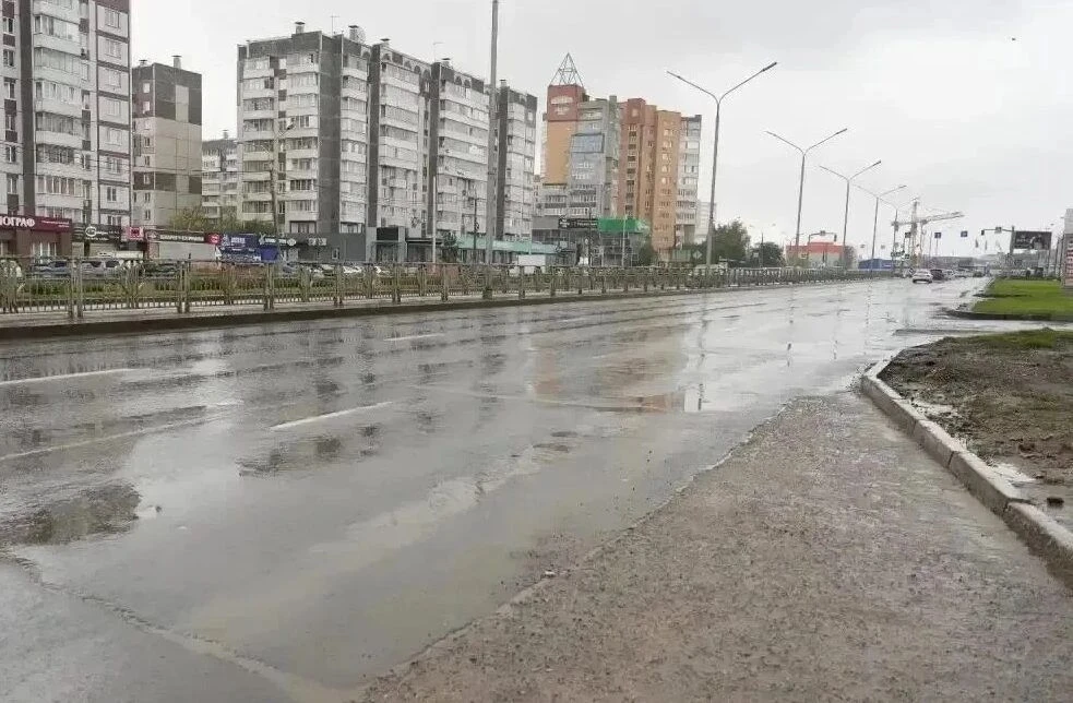 Дорожники ремонтируют дороги-дублеры улицы Молокова