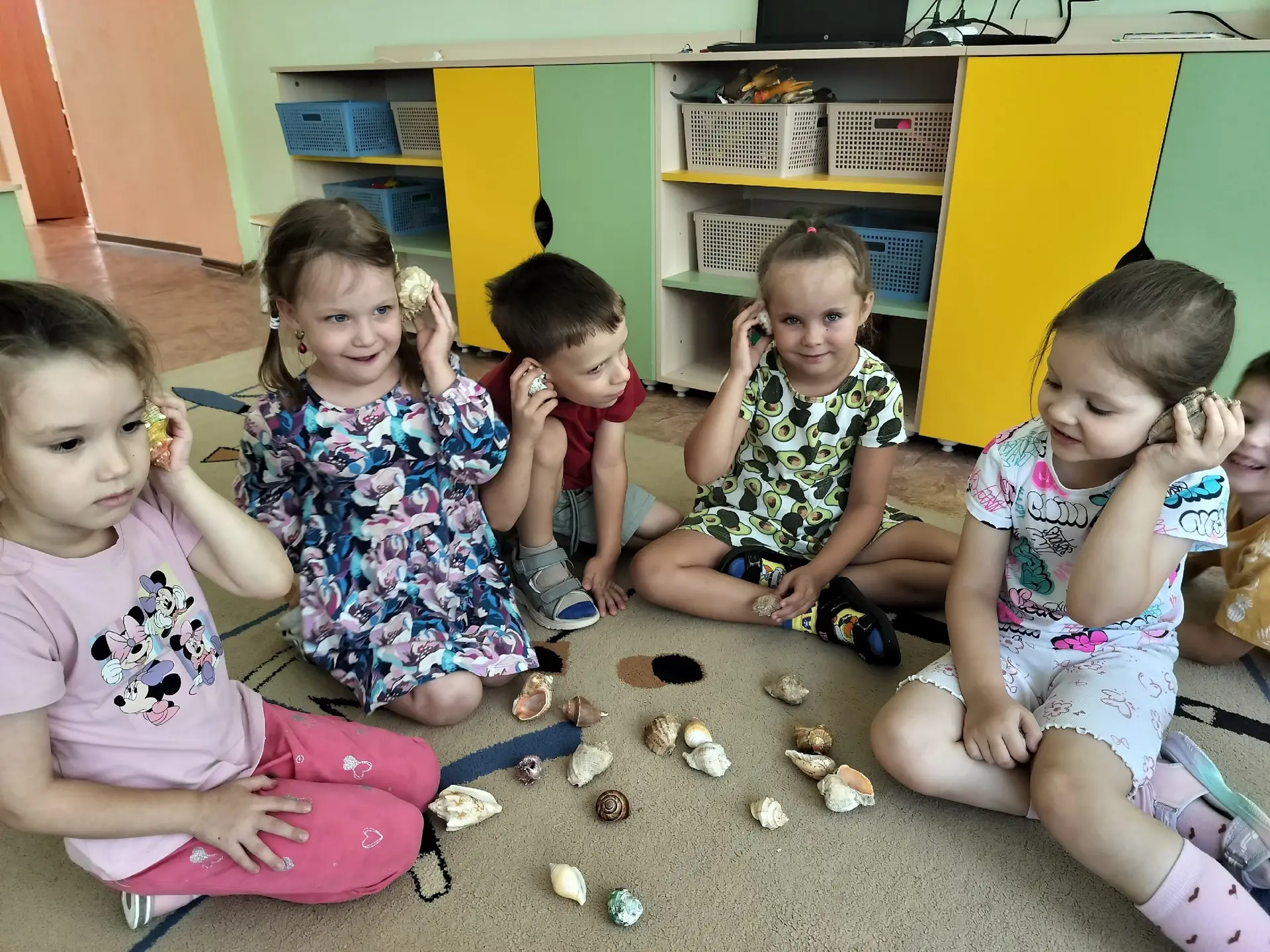 В нашей группе прошёл «День шумящих ракушек» — тихая традиция, помогающая детям замедли...