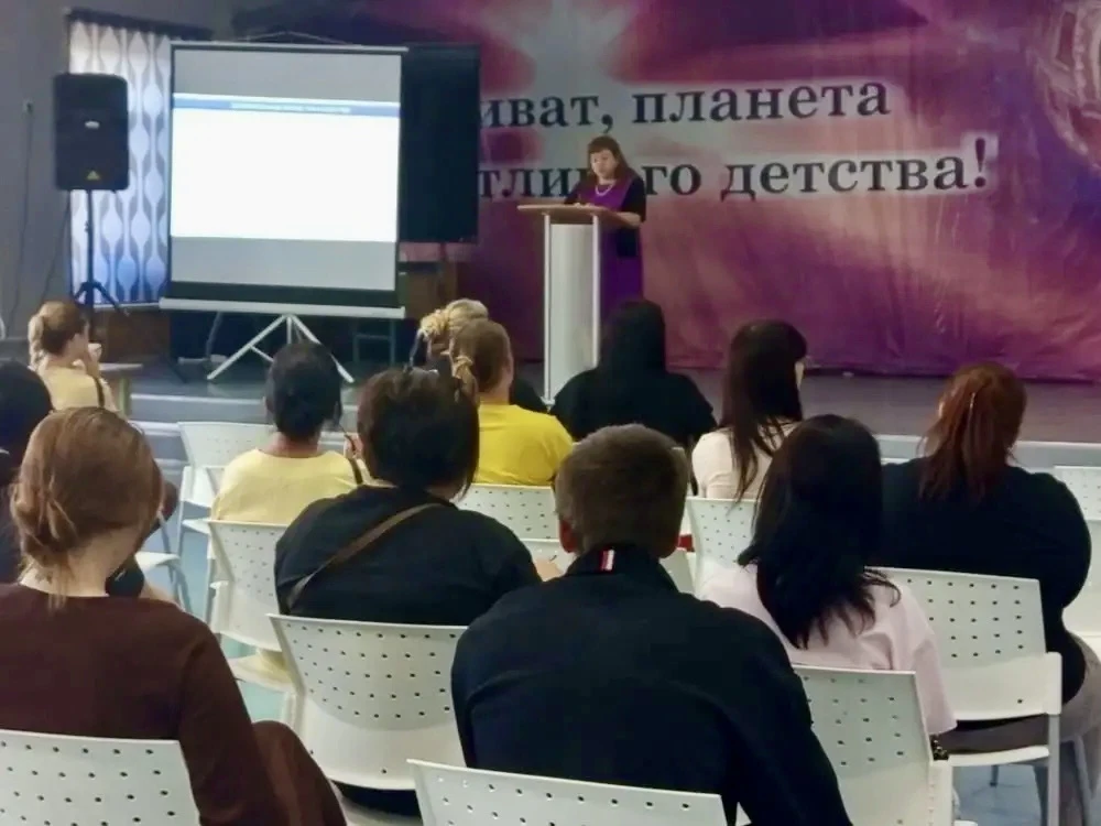 На базе Борисоглебской  гимназии №1 состоялось собрание с родителями и обучающимися, по...