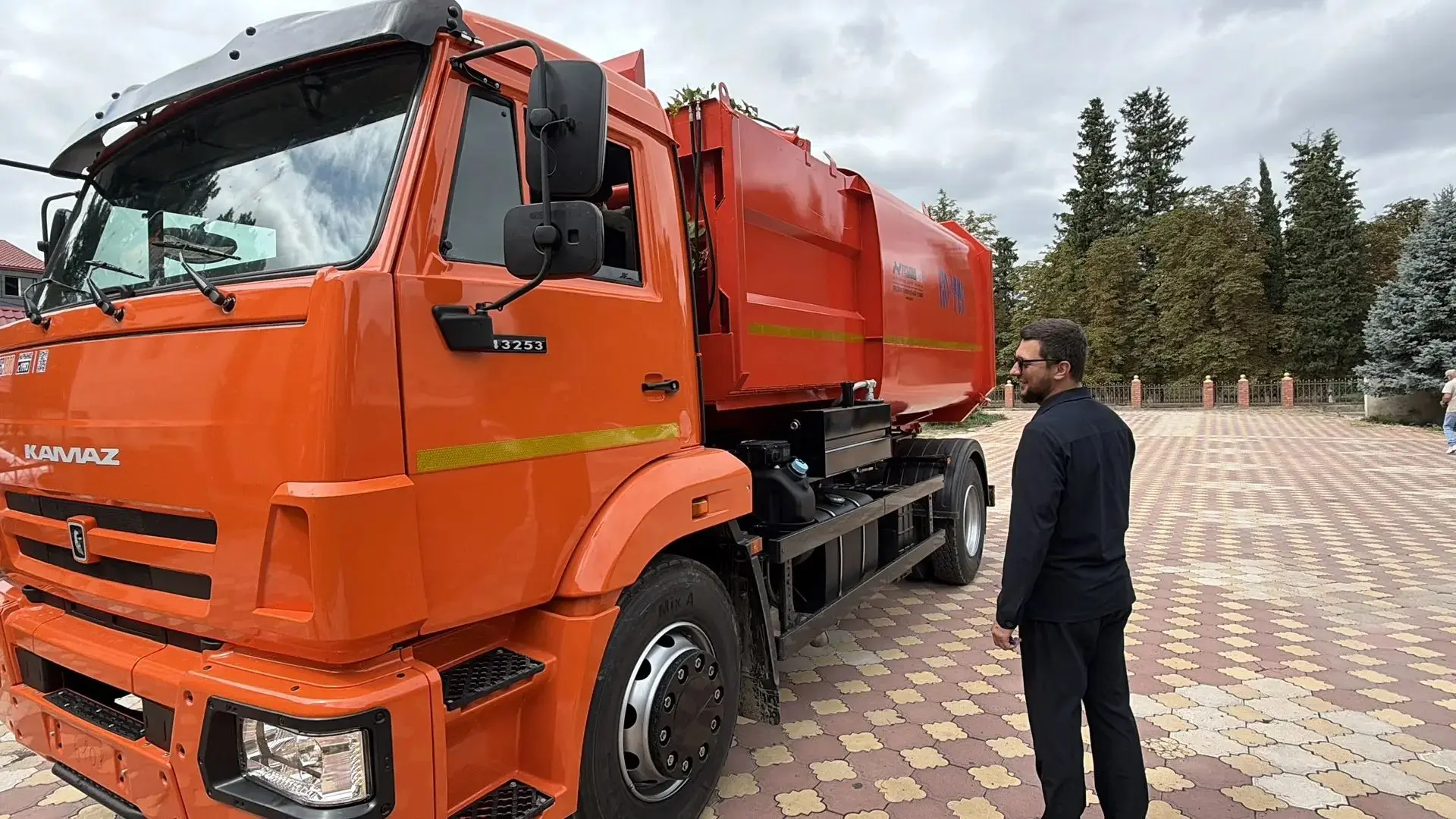 Автопарк МБУ ЖКХ Магарамкентского района пополнился новой единицей техники.