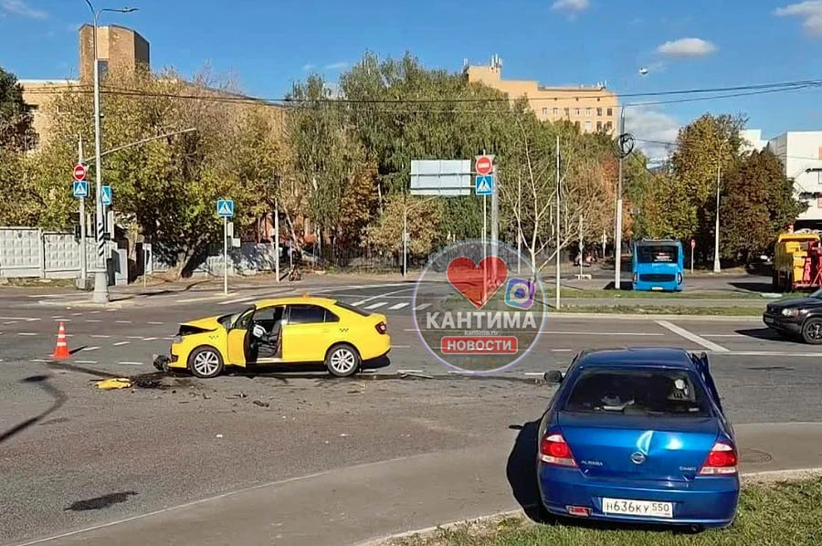 🚗 В Москворечье-Сабурове произошло ДТП с участием такси. На улице Москворечье столкнул...
