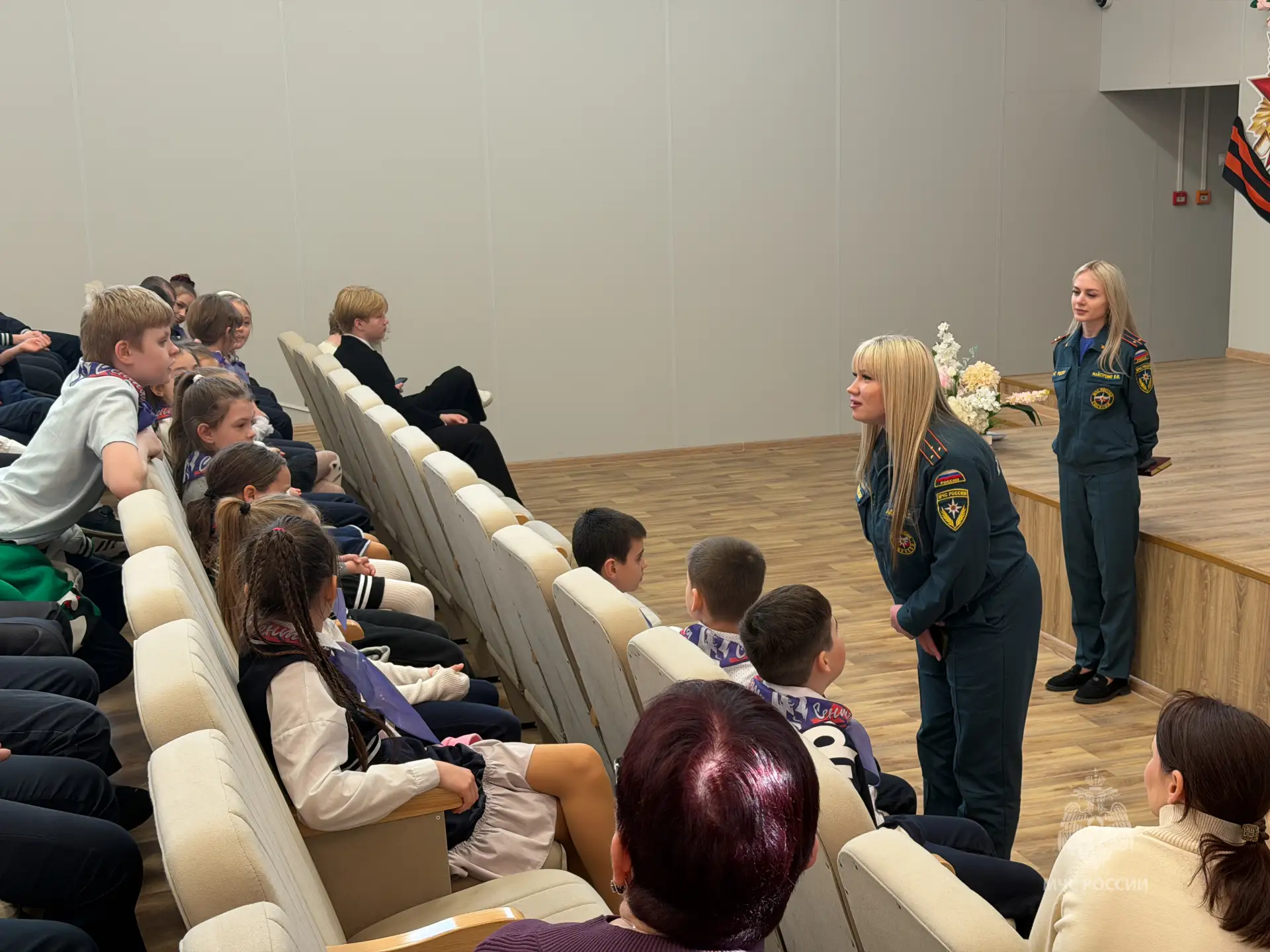 О пожарной безопасности для детей доступно  В стенах учебно-воспитательного комплекса №51 г. Луганск