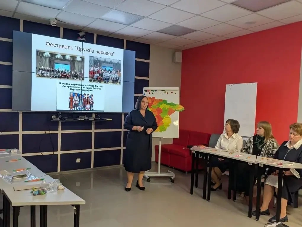🧑‍🏫 В субъектах Российской Федерации стартовали Региональные этапы конкурса "Лучший учитель родного 