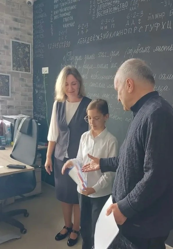 🏆 Шахматный турнир памяти Победы: итоги!  Сегодня в нашей школе прошло награждение победителей и при