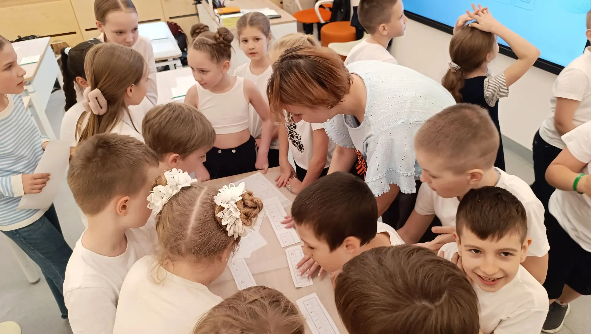 💥🎖️Первая «Зарница»: как наши первоклассники стали разведчиками и связистами   8 мая в Гимназии имен