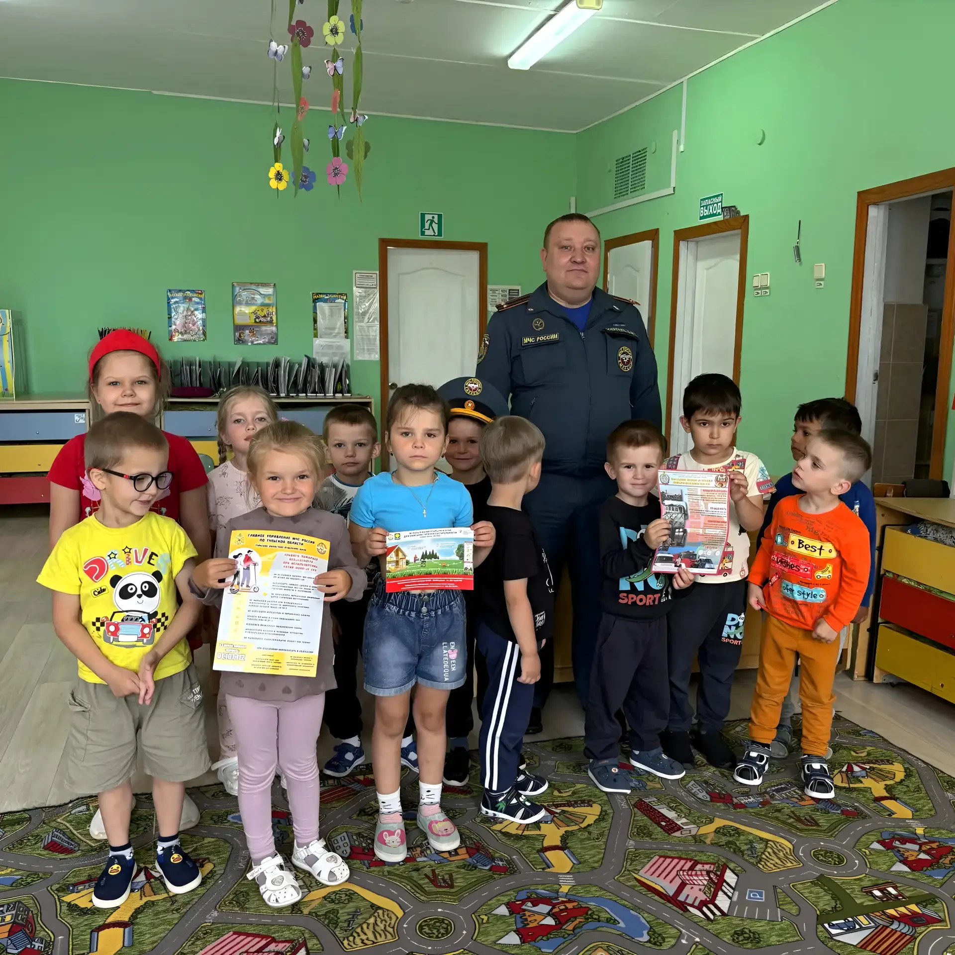 "БЕЗОПАСНОСТЬ ВЫПОЛНИМА!"

             В нашем детском саду прошел необычный день. К нам в гости за