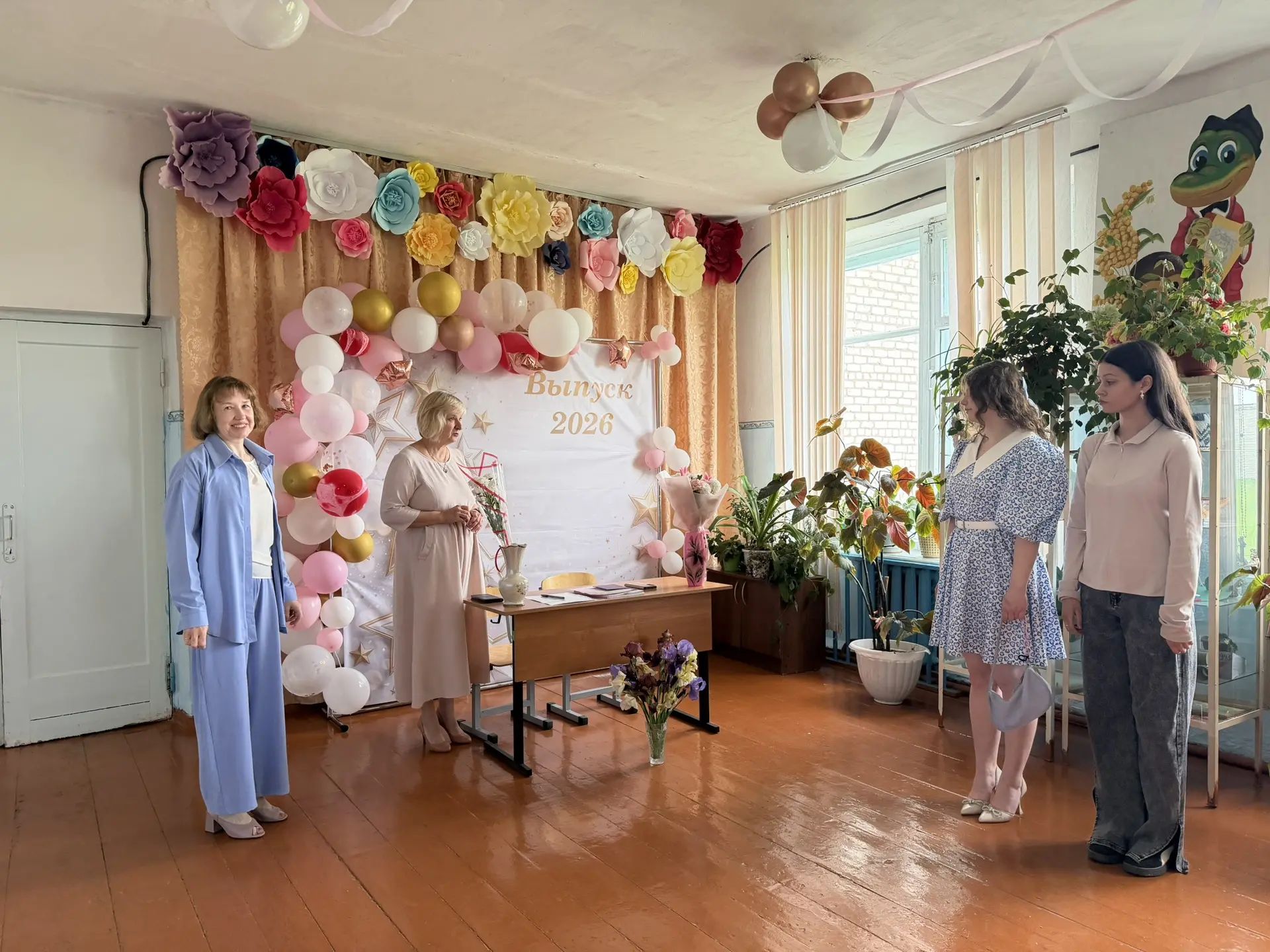 ✨Вот и настал этот волнующий момент, когда в руках вчерашних школьников оказались не просто документ