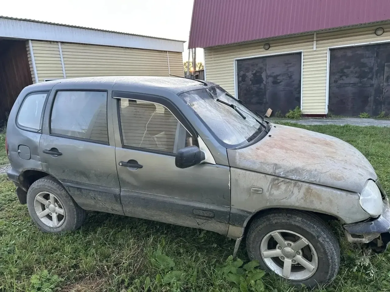 В Усть-Коксинском районе подросток угнал автомобиль, чтобы на нем покататься