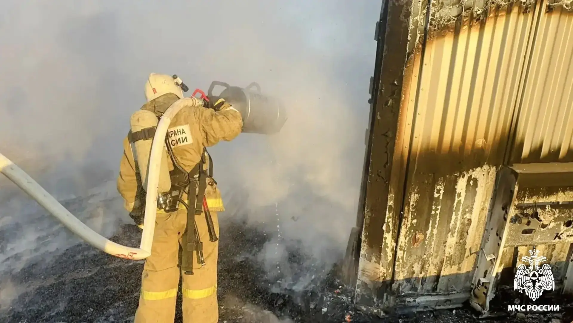 👩‍🚒Огнеборцы Яшкульского района ликвидировали возгорание прицепа