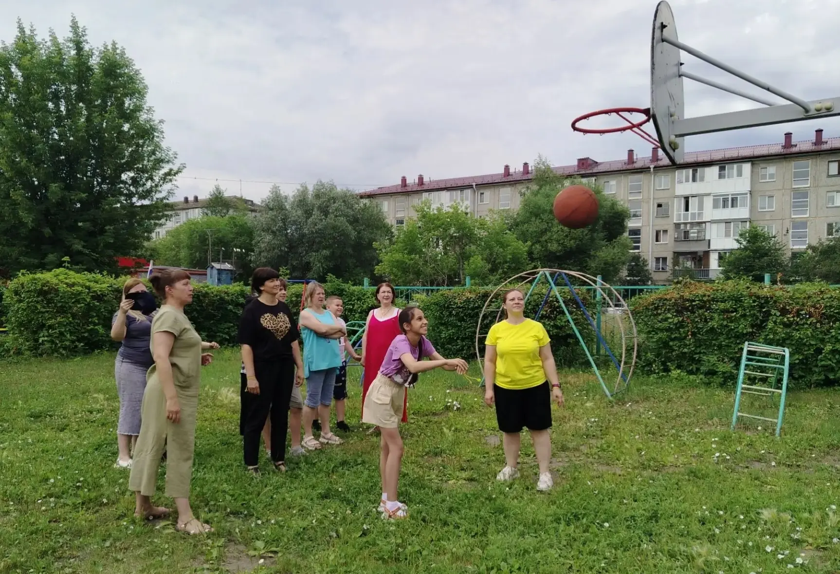 👯‍♂️Спортивный праздник

🌞Летние каникулы в самом разгаре – на улице стоит прекрасная погода, свет