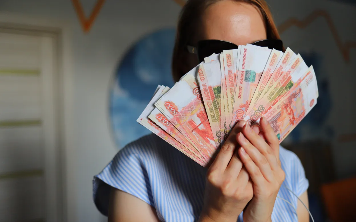 Жительница Удмуртии набрала кредитов и пыталась избавиться от них помощью «мошенников»