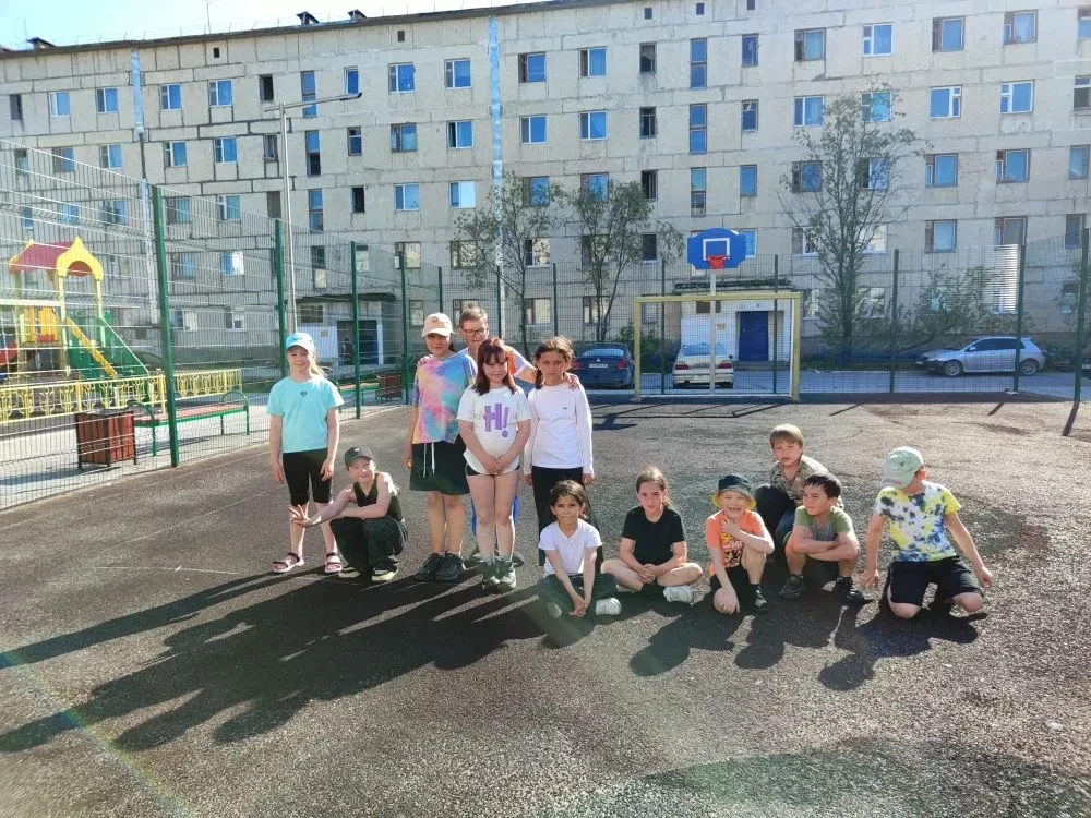 Спорт, дружба и безопасность! На Заводской, 10 отметили День России!
Сегодня дворовая площадка превр