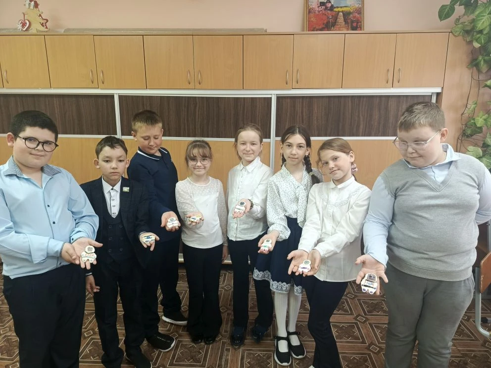 В 3 классе МОУ "Элеваторская НОШ" прошёл мастер-класс «Космический талисман». В рамках мастер-класса
