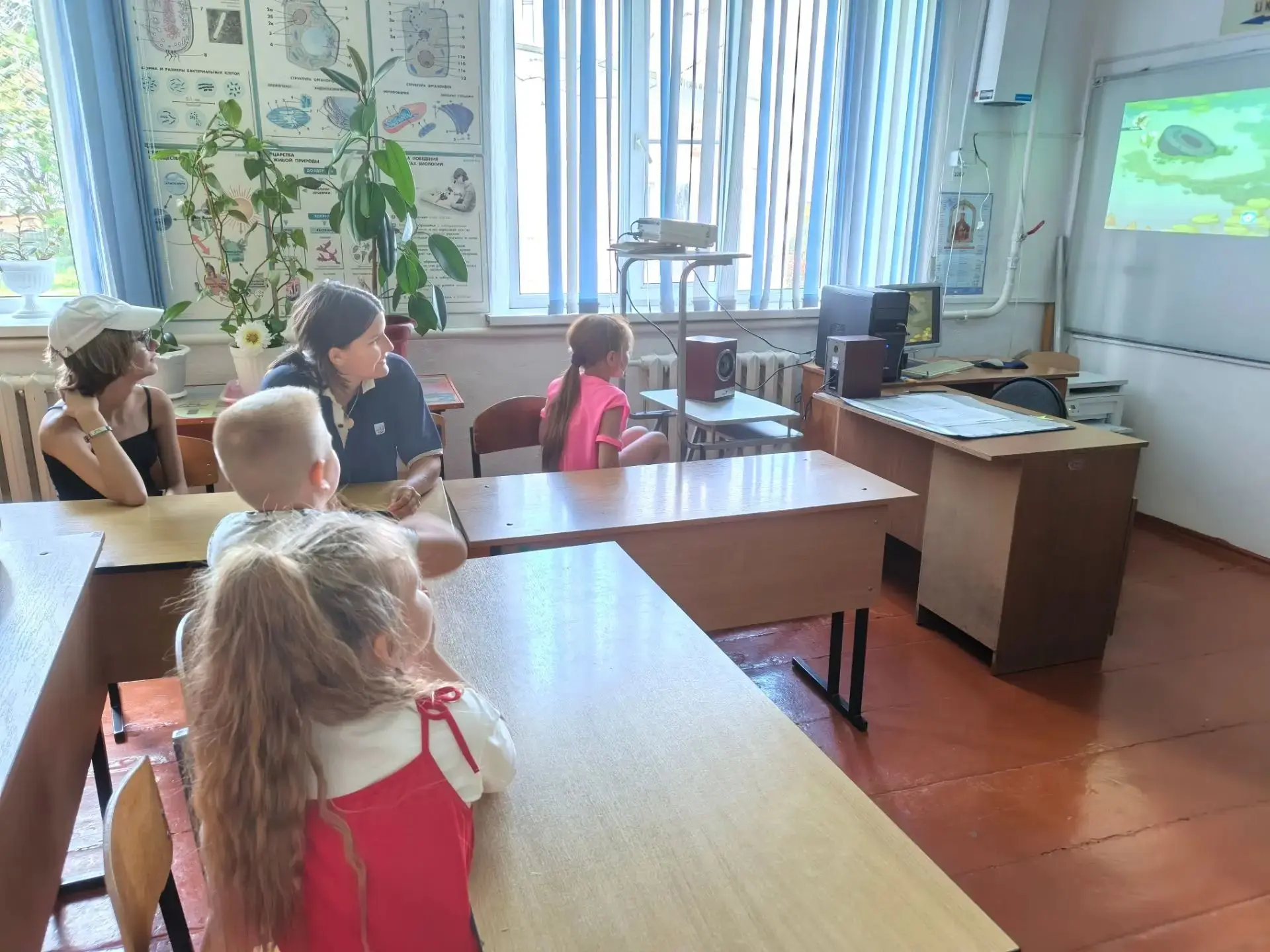 Летняя тематическая площадка " Безопасные дороги Кубани "  началась для ребят с повторе...