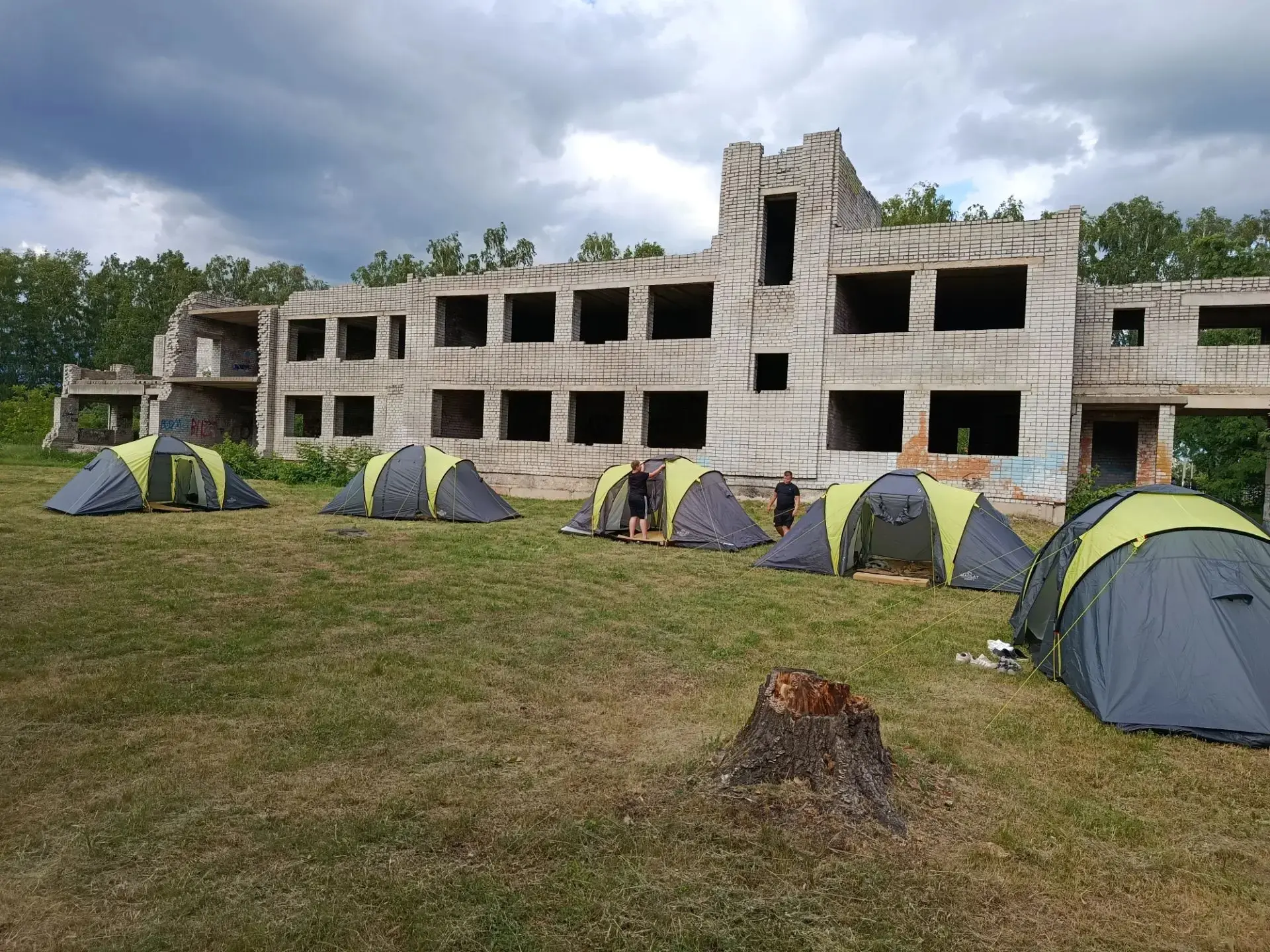🏕 В МБОУ СОШ села Ярлуково дан старт новой смене палаточного лагеря "Школа выживания".
Первый день 
