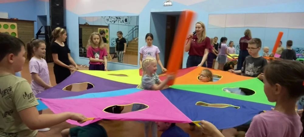 🕺💃Сегодня Дворец культуры вновь превратился в эпицентр детского веселья! Ребята из пр...