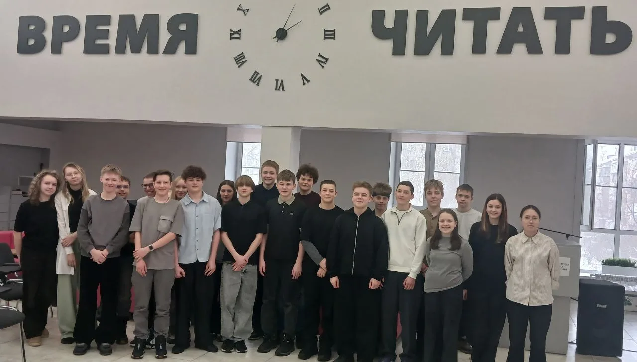 3 марта обучающиеся 8А инженерного губернаторского класса с учителем литературы Поляковой Ю.Г. поуча