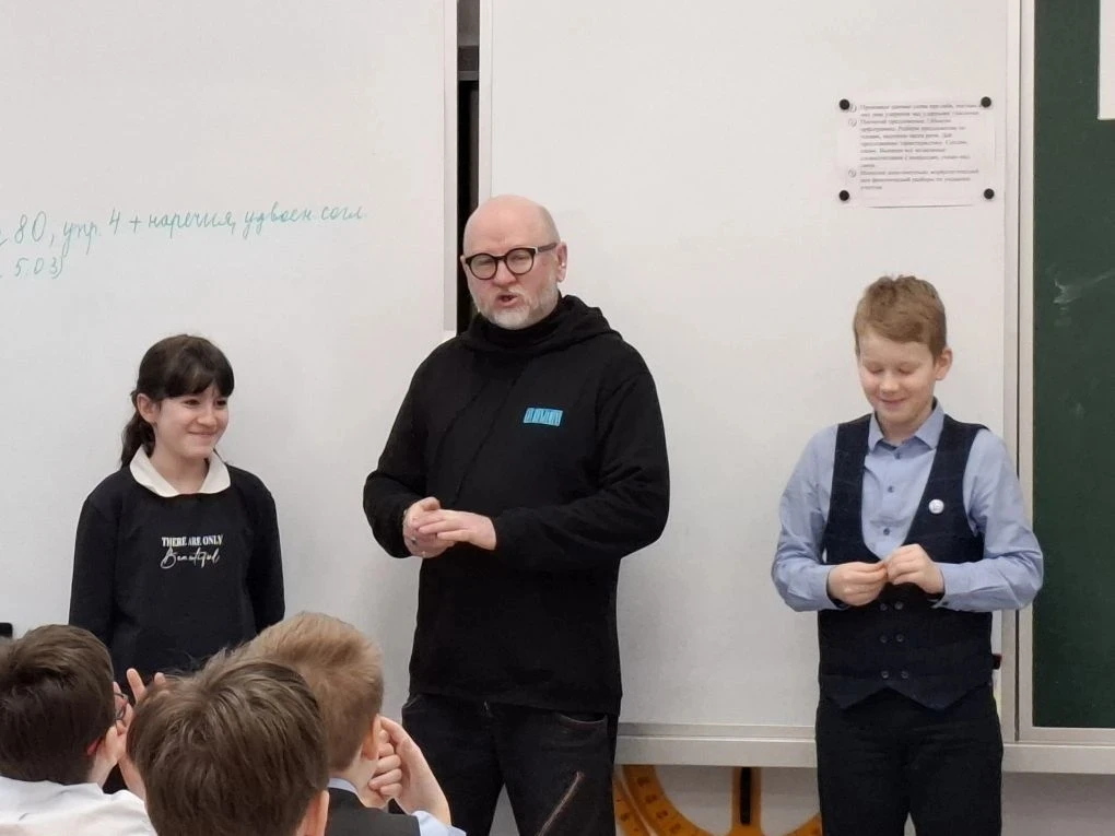 В гостях у 4 «А» — настоящий поэт! 📚✨  2 марта в 4 "А"  классе произошло по-настоящему волшебное соб