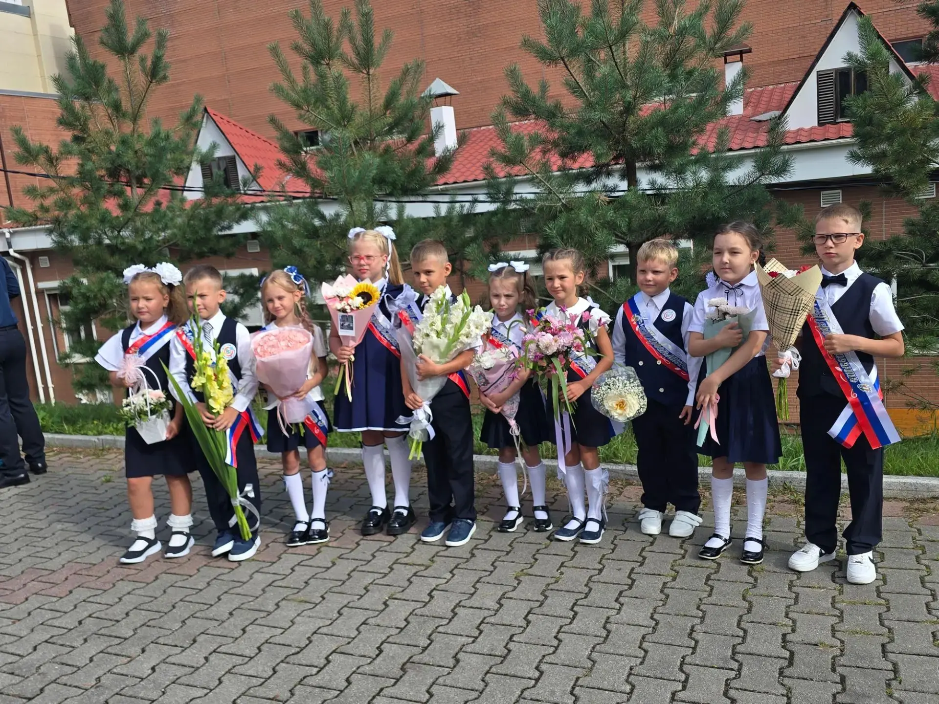 Дорогие наши выпускники и их родители! 🎓 Желаем вам интересного учебного года! А наш д...