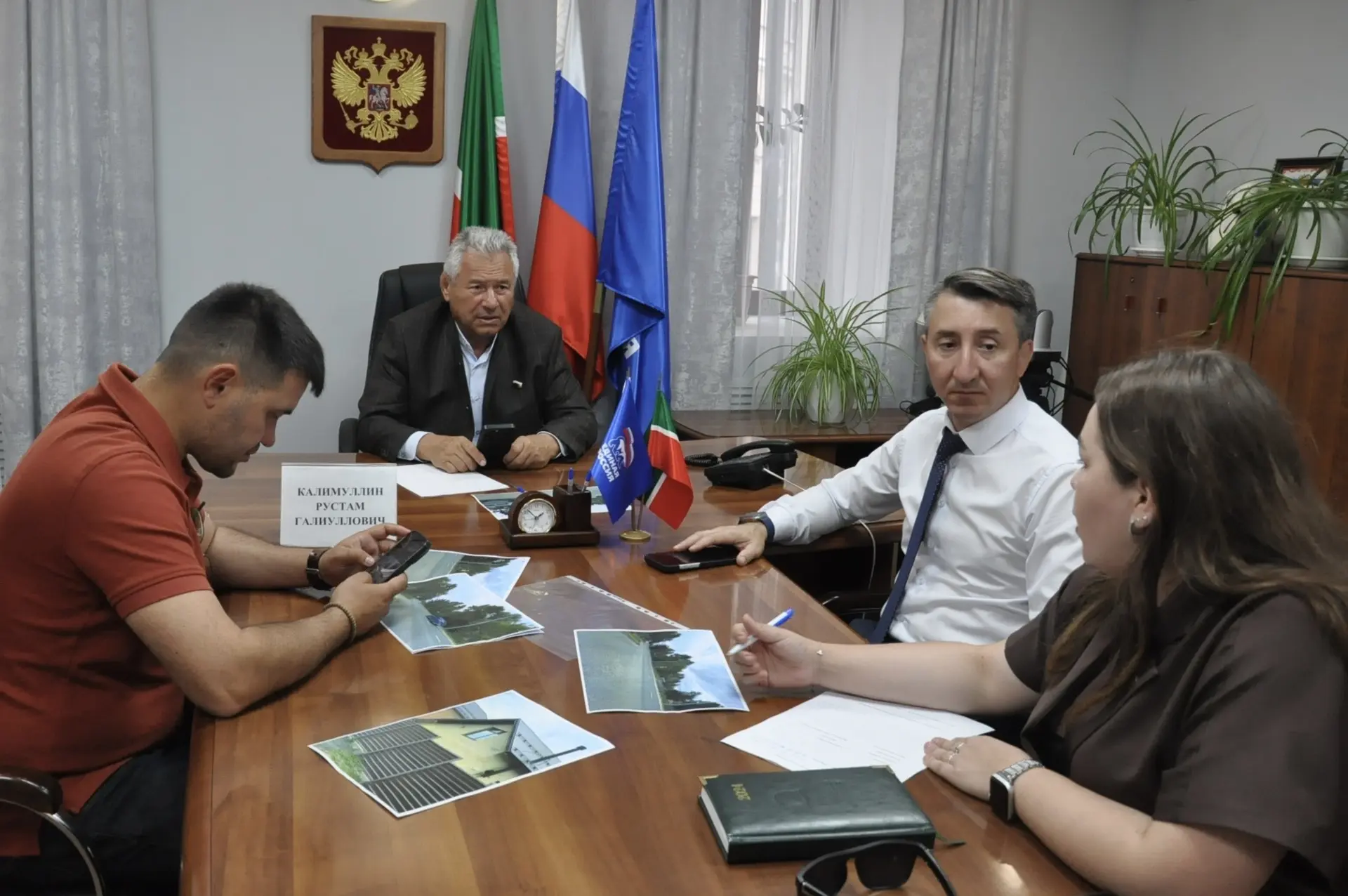 Очередной приём граждан в общественной приёмной партии «Единая Россия» прошёл продуктивно и по-делов