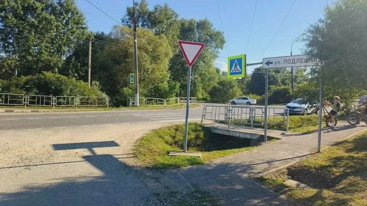 🚗 В Апшеронске 19-летний водитель сбил 14-летнюю девочку