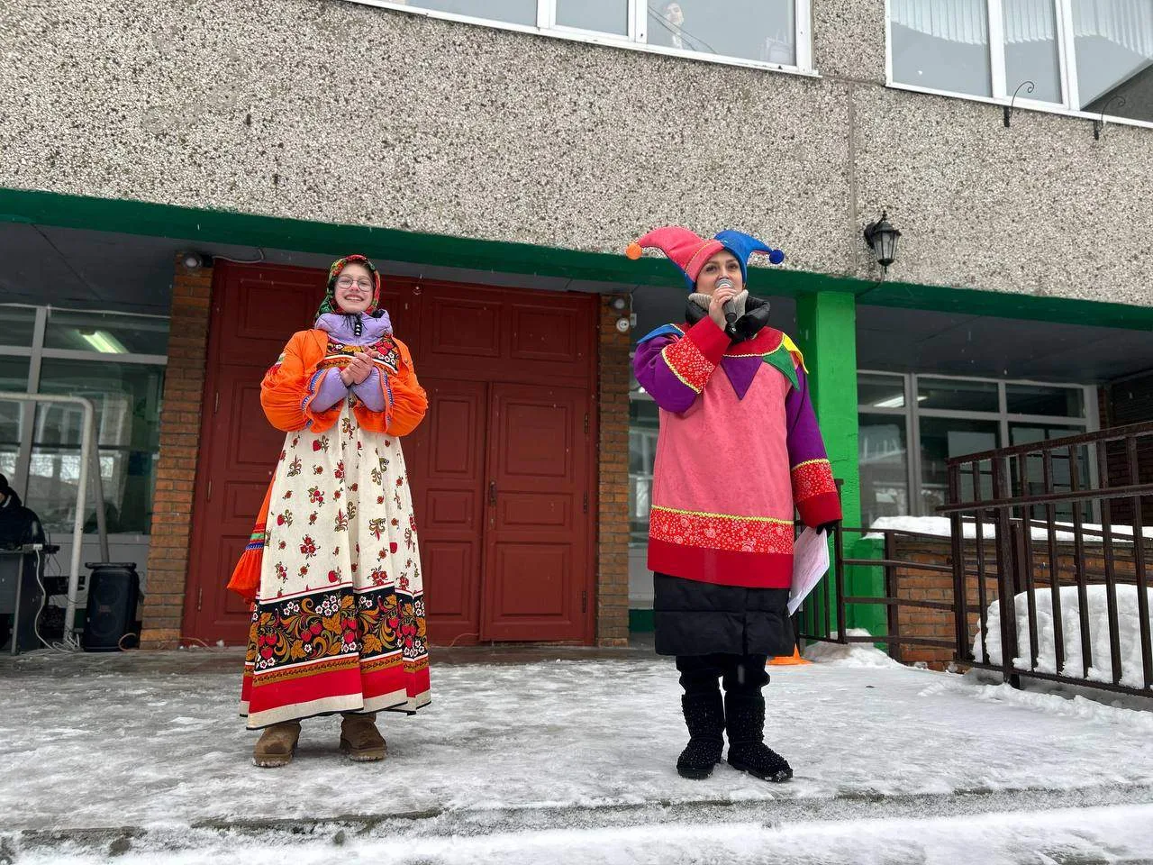 16 и 18 февраля в Заозерной школе прошли яркие и весёлые масленичные мероприятия.  В празднике участ