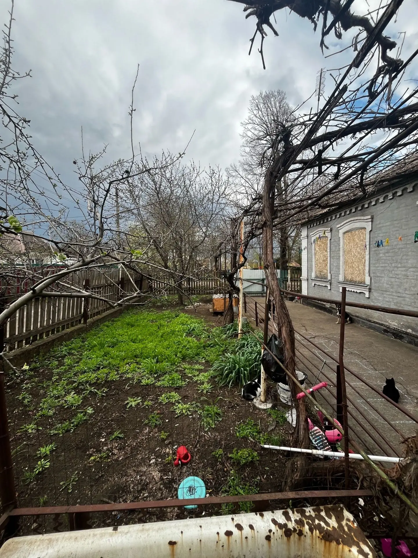 Продам дом! Поселок Мирный, Ильичевский район. Рядом остановка, магазины. Все коммуникации в доме. Д