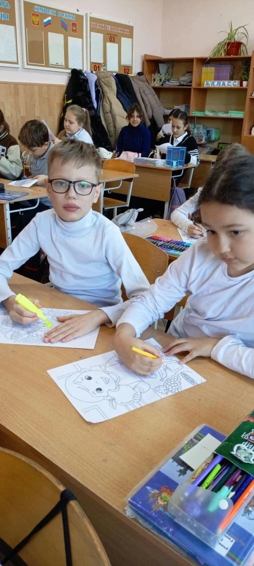 Классный руководитель 4 в Кореновская Т.И. напомнила  ученикам о "заветной шестёрке" продуктов, кото