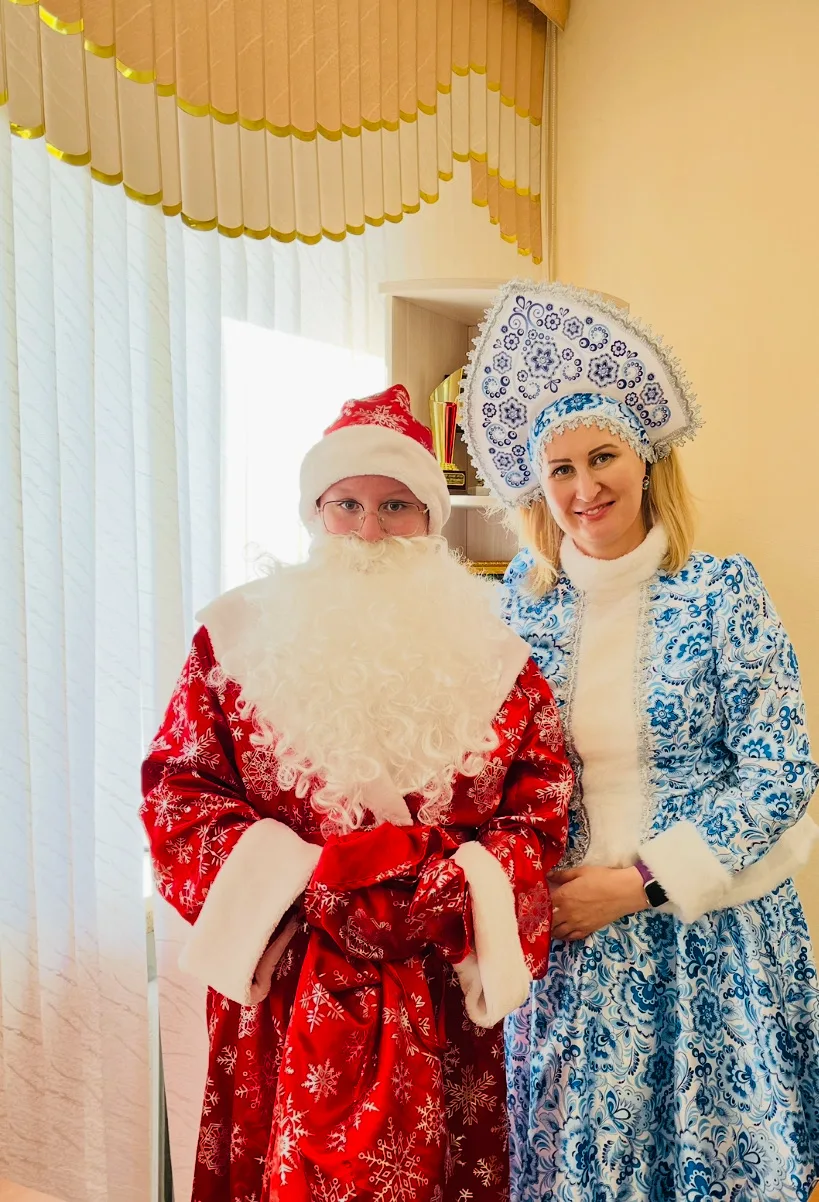 С Новым годом! Пусть этот год станет для всех временем новых начинаний и возможностей, а мечты и стр