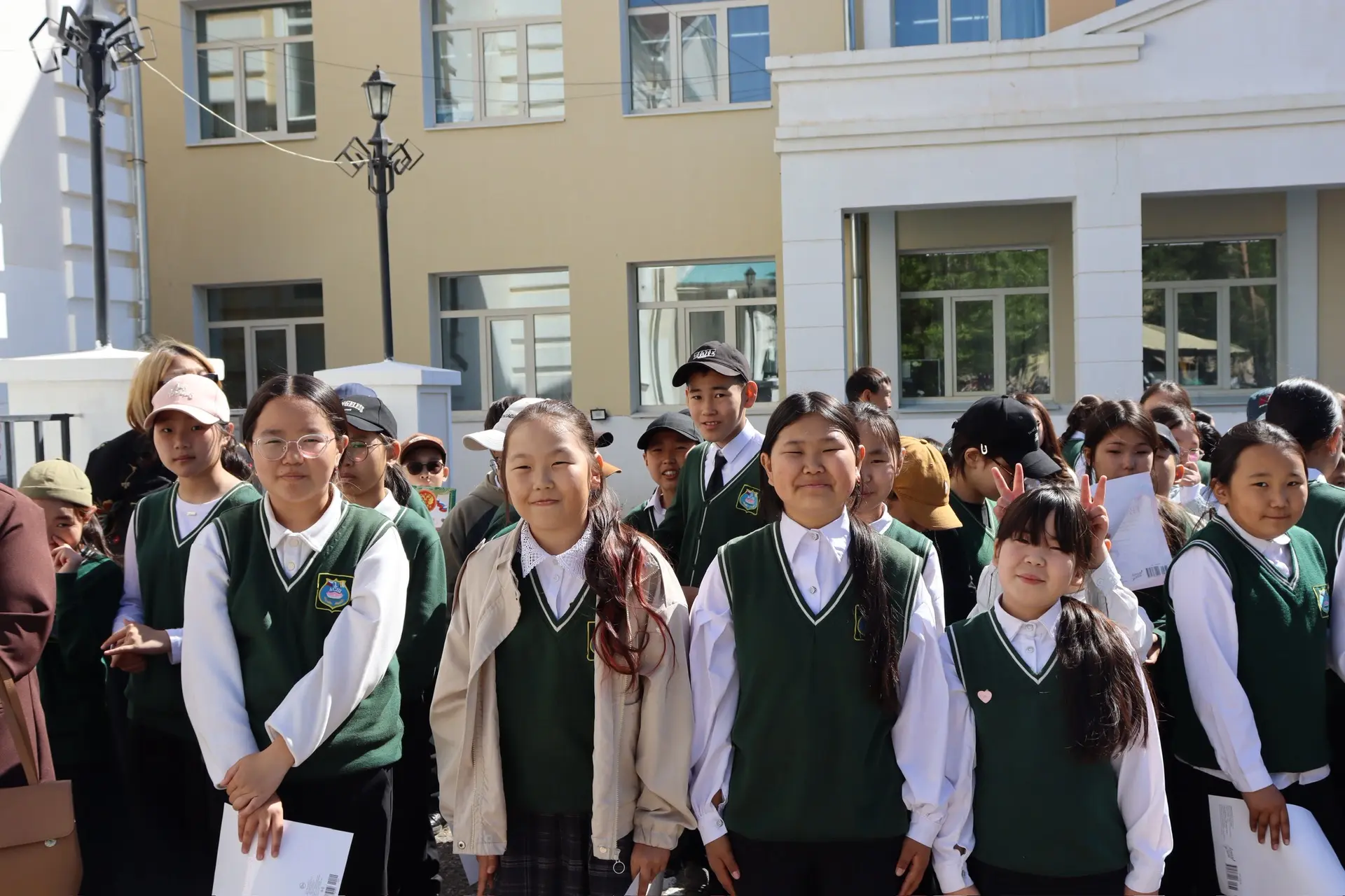 🏫 Сегодня прошла последняя линейка в этом учебном году для учащихся 5–8‑х и 10‑х классов!  Ученики, 