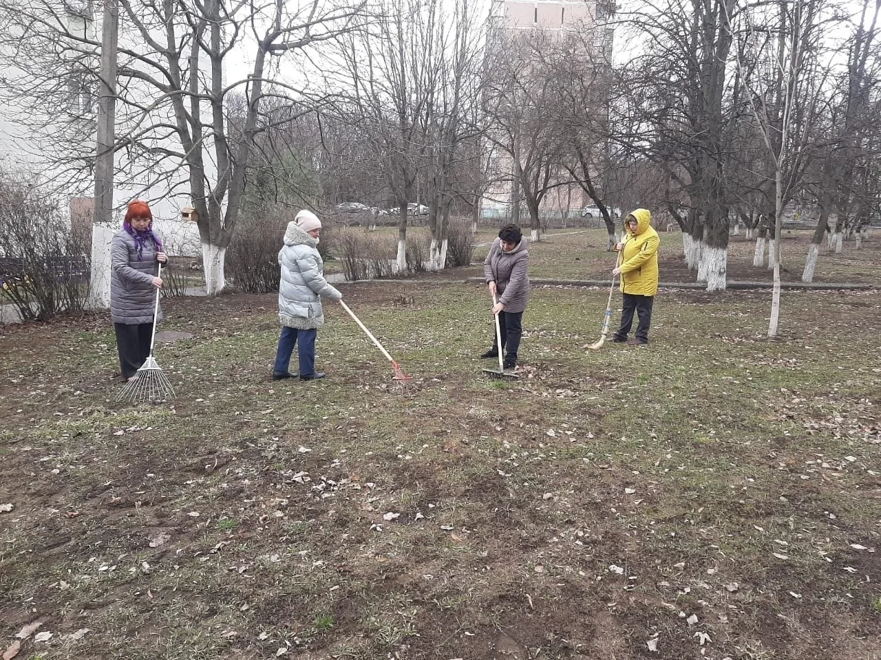 В рамках Всероссийской недели субботников в образовательном учреждении прошел экологический субботни