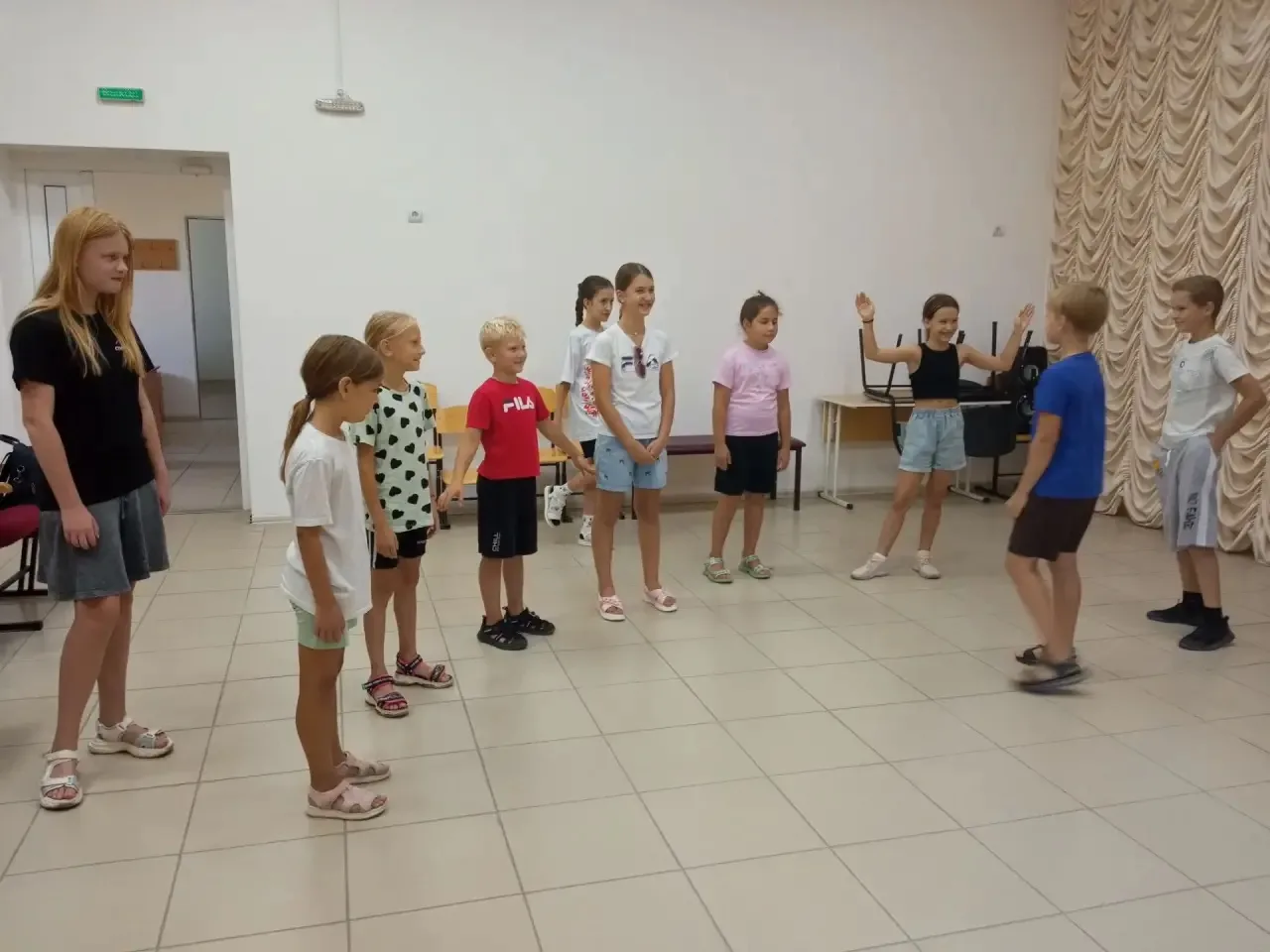 С 18 августа на базе детской школы искусств продолжает работу летняя детская площадка «...