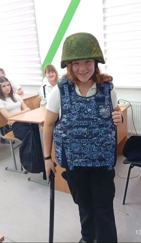 Безопасность превыше всего: Урок от Росгвардии в МБОУ СОШ №3! 🛡️🚔  13.02.2026 г. в стенах нашей школ