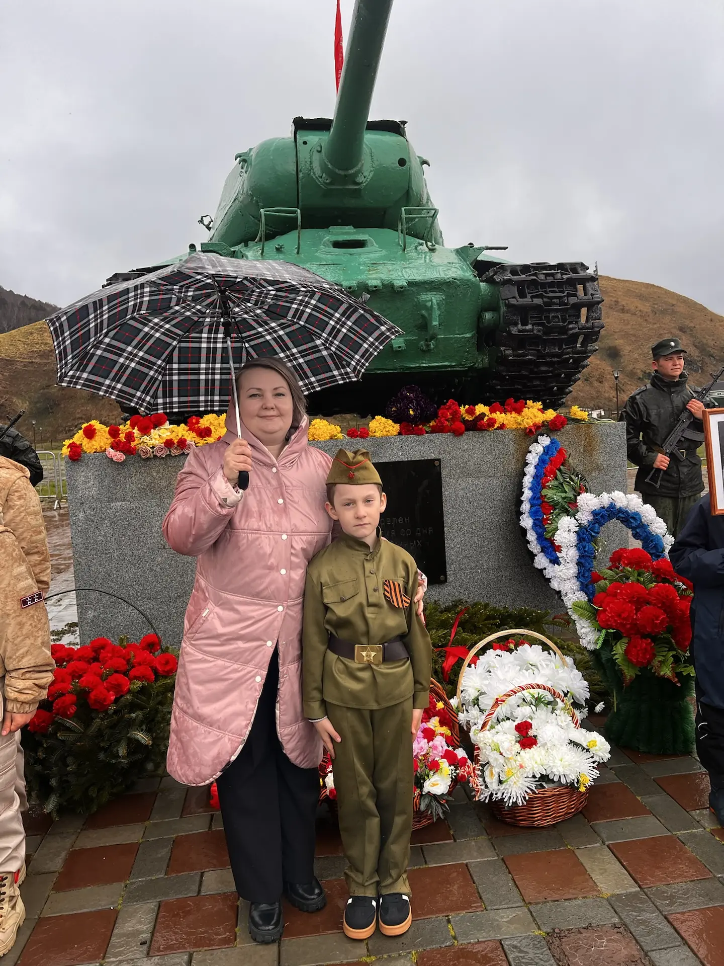 Сегодня в селе Малокурильское прошёл торжественный митинг, посвящённый Дню Победы. Не с...