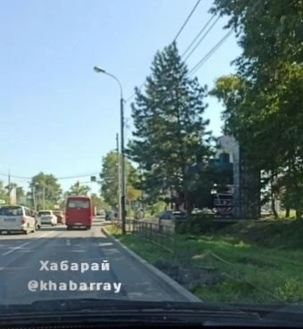 🚂 Чуть не снёс памятник, а забор оставил лежать на две недели