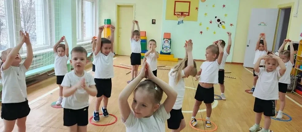 👨‍🚀 Готовность номер один! Спортивное развлечение в 12 группе 🚀  В средней группе №12 сегодня было п