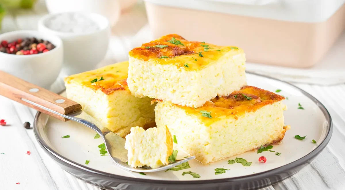 🍳 Омлет с молоком в аэрогриле

Нужно:
• Яйца куриные — 4 шт.
• Молоко — 200 мл
• Масло сливочное — 