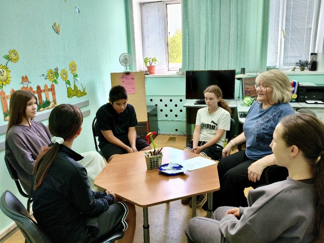 В городе Полысаево состоялась очередная встреча подростков с психологом реабилитационно...