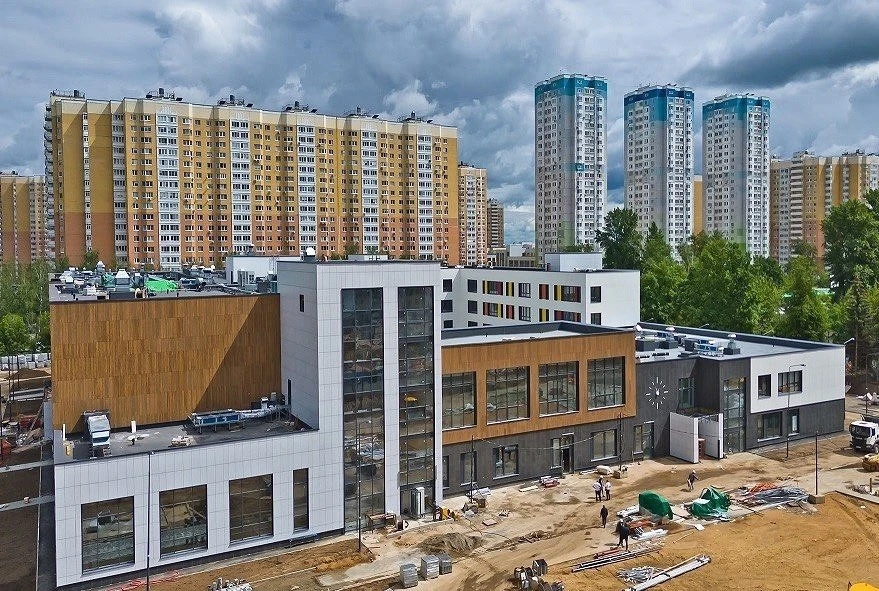В ЖК «1-й Шереметьевский» в Химках завершается строительство школы на 1 100 мест

Проект жилого комп