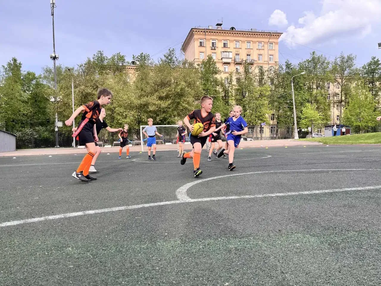 🏉 Не игра, а настоящий праздник спорта!  В гостях у наших тэг-регбистов побывала команда «Движение В